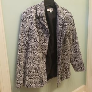 Fully lined blazer -16W Jones Studio